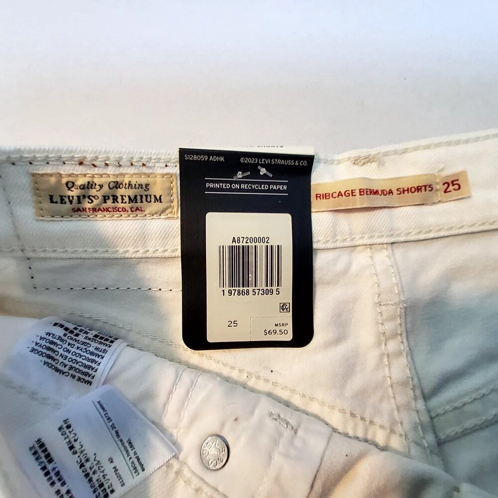 Levis Premium Ribcage Bermuda White Denim Shorts Size 25 Classic five-pocke - Picture 9 of 16